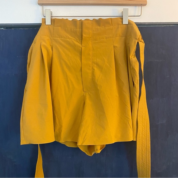 Athleta Skyline Short Mustard Yellow Tie Front Women's Size 12 - Picture 5 of 6